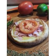 Esfihas Salgadas: Bauru - Esfiha Salgada (Ingredientes: Mussarela, Presunto, Tomate)