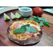 Esfihas Salgadas: Marguerita - Esfiha Salgada (Ingredientes: Mussarela, Tomate, Parmesão, Manjericão)