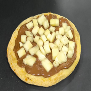 Doces: Abacaxi Choco ao Leite - Esfiha Doce (Ingredientes: Abacaxi, Chocolate ao Leite)