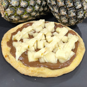 Doces: Abacaxi Mesclado - Esfiha Doce (Ingredientes: Chocolate ao Leite, Abacaxi, Chocolate Branco)
