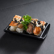 Niguiri: Niguiri skin 6 und Especial - Arroz alga skin finalizado com tare cebolinha gergilim e molho sweet chili defumado