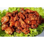Petiscos: Frango à Passarinho)
