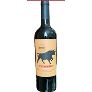Argentino: Vinho Torero Mendoza Cabernet/Merlot - Um vinho de cor vermelho-rubi intensa, contendo aroma de especiarias, com destaque para os tons de pimenta preta e pimentões doces. No paladar apresenta corpo com taninos maduros, é harmônico, equilibrado e de final persistente. 13,8% Alc./Vol.