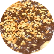 Doces: Ferrero Rocher - Pizza Grande (Ingredientes: Chocolate Avelã, Xerém de Amendoim)