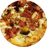 Tradicionais: 03-Bacon - Pizza Pequena (Ingredientes: Azeitona, Bacon, Cebola, Molho, Mussarela, Orégano)
