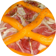 Tradicionais: 08-Calabresa com chedar - Pizza Pequena (Ingredientes: Azeitona, Calabresa, Cebola, Cheddar, Molho, Mussarela, Orégano)