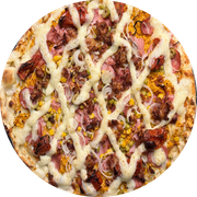 Premium: A moda Karina bragatto - Pizza Grande (Ingredientes: Azeitona, Bacon, Calabresa, Cebola, Ervilha, Frango, Massa artesanal, Milho, Molho de tomate bragatto, Orégano, Queijo mussarela, Requeijão original, Tomate italiano)
