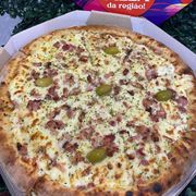Suprema: A Moda da Casa - Pizza Grande (Ingredientes: Calabresa Moída, Catupiry, Mussarela, Bacon, Orégano, Azeitona)