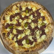 Suprema: Carne Seca C/ Catupiry - Pizza Grande (Ingredientes: Carne Seca, Mussarela, Catupiry, Orégano, Azeitona)