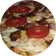 Tradicionais: 10-Fran-bacon - PIZZA MEDIA (Ingredientes: Azeitona, Bacon, Catupiry, Frango, Milho, Molho, Mussarela, Orégano, Tomate)