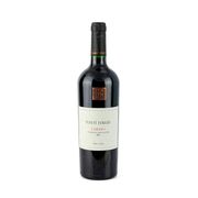 Vinhos Tintos: Punti Ferrer Reserva Cabernet Sauvignon 750ml - Notas intensas de frutas pretas, juntamente com notas sutis de baunilha fornecidas pela guarda em barril. Na boca redondo com taninos firmes que derretembem com o acabamento tostado.