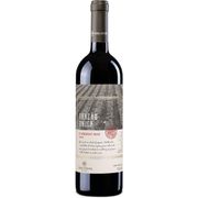 Vinhos Tintos: Perini Fração Única Cabernet Franc 750ml - Aromas de frutas em compota como framboesa, cereja e amora, com nuances de uva passa. Possui notas de especiarias, amêndoas, pimenta branca, além de toques evoluídos como tabaco. Ao paladar, demonstra equilíbrio, boa acidez e textura macia.
