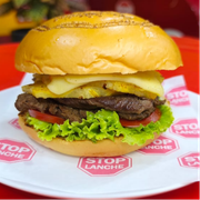 Sanduiches Artesanais: StopTropical Artesanal+Embalagem (R$1,50) - Sanduiches Artesanais (Ingredientes: Abacaxi Caramelizado, Bacon, carne artesanal, pão brioche, Queijo Cheddar, Queijo Coalho Caramelizado)