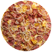 Tradicionais: Siciliana - Pizza Família (Ingredientes: Calabresa, Cebola Fatiada, Parmesão)