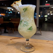 Drinks: Caipiroska de Abacaxi - Drink´s (Ingredientes: Abacaxi, Vodka, Xarope de açucar)
