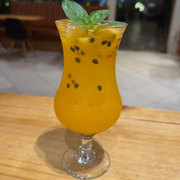 Drinks: Caipiroska de Maracujá - Drink´s (Ingredientes: Maracujá, Vodka, Xarope de açucar)