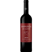 VINHOS: RAPARIGA DA QUINTA - Rapariga da Quinta Select tem a marca da região portuguesa do Alentejo e a assinatura de um dos melhores produtores de Portugal, Luís Duarte. Combina as variedades Aragonez, Trincadeira e Castelão, resultando em um estilo rico em fruta vermelha, com nuances de chocolate e especiarias. É um Vinho Tinto leve e macio.