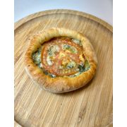 Esfihas Salgadas: Gorgonzola - Esfiha (Ingredientes:  Rodelas de Tomate, Gorgonzola)