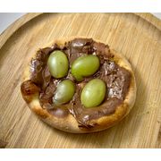 Esfihas Doces: Nutela 2 - Esfiha (Ingredientes:  Uva, Nutela)