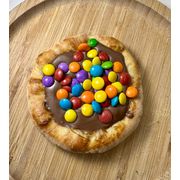 Esfihas Doces: MM´s - Esfiha (Ingredientes:  MM´s, Chocolate)