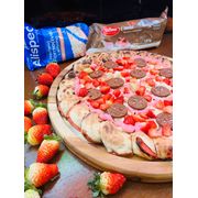 Especiais: ESPECIAL DE TRAKINAS (RESPONSÁVEL) - Pizza Grande (Ingredientes: BOLACHA TRAKINAS, Cliente se responsabiliza pelo envio da parte doce está ciente que pode ocorrer da fruta ferver ou o sabor misturar com os demais., CREME DE MORANGO, CREME DE NINHO, Morango)