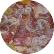 Tradicionais: 05-Calabresa - Pizza Pequena (Ingredientes: Azeitona, Calabresa, Cebola, Molho, Mussarela, Orégano)