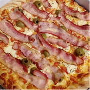 Salgadas: Bacon - Pizza Pequena (25cm - 6 Fatias) (Ingredientes: Azeitonas, Bacon, Cebola, Molho, Muçarela, Orégano)
