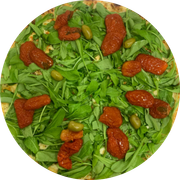 Vegetais: Rúcula - Pizza Grande (Ingredientes:  Azeitonas,  Orégano,  Rúcula,  Tomate seco, Molho, Muçarela)