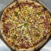 Especiais: Toscana - Pizza Grande (Ingredientes: Calabresa Moída, Mussarela, Orégano, Azeitona)