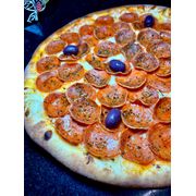 Tradicionais: PEPPERONI - Pizza (Ingredientes: Azeitonas, Molho de tomate artesanal, Mussarela, Orégano, Pepperoni)