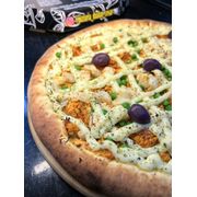 Tradicionais: CAIPIRA - Pizza (Ingredientes: Azeitonas, Catupiry Original, Ervilha, Frango, Molho de tomate artesanal, Orégano, Palmito)
