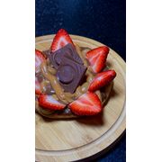Doces: ALPINO COM MORANGO - Esfiha (Ingredientes: Alpino, Doce de Leite, Morango, Nutella)