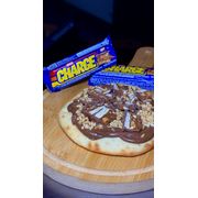 Doces: CHARGE - Esfiha (Ingredientes: Bombom Charge, Chocolate Ao leite, Granulado de Amendoim)