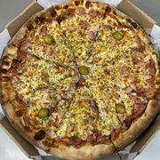 Premium: Calabacon - Pizza Grande (Ingredientes: Calabresa, Bacon, Mussarela, Orégano, Azeitona)