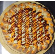 Tradicionais: A Moda do Pizzaiolo - Pizza Grande (Ingredientes: Azeitona, Barbecue, Calabresa, Cheddar, Frango, Orégano, Requeijão Cremoso, Bacon)