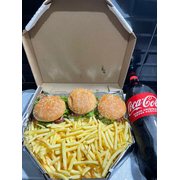 COMBO FAMÍLIA: COMBO BIZ - SANDUICHES SIMPLES (Ingredientes: 3 X-TUDO, BATATA M, COCA DE 2LITROS)