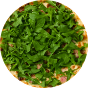 Defumados e Embutidos: Monte Bello - Pizza Grande (12 Fatias) (Ingredientes: Lombo Defumado, Cebola, Bacon, Requeijão, Rúcula, Muçarela)