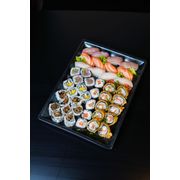 Combinados: Hokkaido - 44 Peças: 8 skin roll, 4 filadelfias, 4 tekas, 4 california, 4 sushi atum, 4 sushi salmão, 4 sushi peixe branco e 12 hot filadelfia