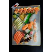 Combinados: Combinado Osaka - 26 und.: 5 Sashimis salmão // 5 sashimis peixe branco // 6 Salmão Creamy // 10 sushis (2 salmão, 2 peixe branco, 2 skin, 2 kani e 2 camarão)