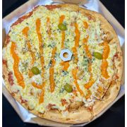 Tradicionais: Cinco Queijos - Pizza Grande (Ingredientes:  Catupiry,  Cheddar,  Gorgonzola,  Mussarela,  Parmesão)