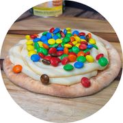 Esfihas Doces: Creme de ninho com M&M