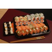 Combos Dõhõ: Dõhõ 10 - 40 Peças + 10 Hots - Combo (Ingredientes: 04 Niguiri Lula, 06 Gunkan com Gorgonzola, 06 niguiri salmao, 08 Hossomaki salmão, 08 Uramaki philadelphia, 10 Hot rols, 8 Dragon philadelphia)