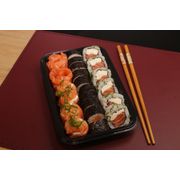 Combos Dõhõ: Dõhõ 7- 24 peças + 10 hots - Combo (Ingredientes: 04 Gunkan Philadelphia, 04 Sashimi, 10 Hossomaki Salmão Phila, 6 uramaki philadelphia)