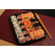 Combos Dõhõ: Dõhõ 8- 36 peças+ 10 hots - Combo (Ingredientes: 04 Gunkan Philadelphia, 04 niguiri skin, 04 Sashimi, 08 Hossomaki salmão, 08 Niguiri salmão, 08 Uramaki philadelphia)