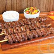 Espetinhos na Brasa: Coração + (Acompanhamento) - Espetinhos na Brasa (Ingredientes: Espeto)