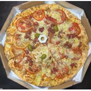 Tradicionais: Pernil 1 - Pizza Grande (Ingredientes:  Bacon,  Mussarela,  Tomate, Pernil Desfiado)