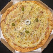 Tradicionais: Quatro Queijos - Pizza Grande (Ingredientes:  Catupiry,  Gorgonzola,  Mussarela,  Parmesão)