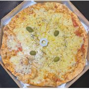 Tradicionais: Três Queijos - Pizza Grande (Ingredientes:  Mussarela,  Parmesão,  Provolone)