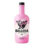 Licor: Ballena Licor Coco 750ml - Uma fusão exótica de coco cremoso e tequila, inspirado na amizade única entre um pescador e uma misteriosa criatura. Produzido no Brasil, oferece uma experiência sensorial envolvente, perfeita para ser saboreado puro, em drinks ou sobremesas.