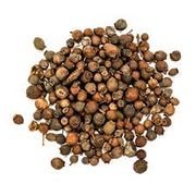 Temperos e Especiarias: Pimenta síria em graos 50g - é usada como tempero culinário, combinando os sabores de canela, noz-moscada e cravo, e é adicionada a pratos doces e salgados, como carnes, sopas, tortas e sobremesas.